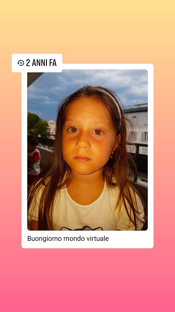 Francesca a rejoint le concours — aidez-le/la à gagner de superbes lots ! adaptation, cheek, child, chin, eyebrow, face, forehead, hair, head, jaw, lip, long_hair, nose, person, photo_caption, photography, selfie, smile