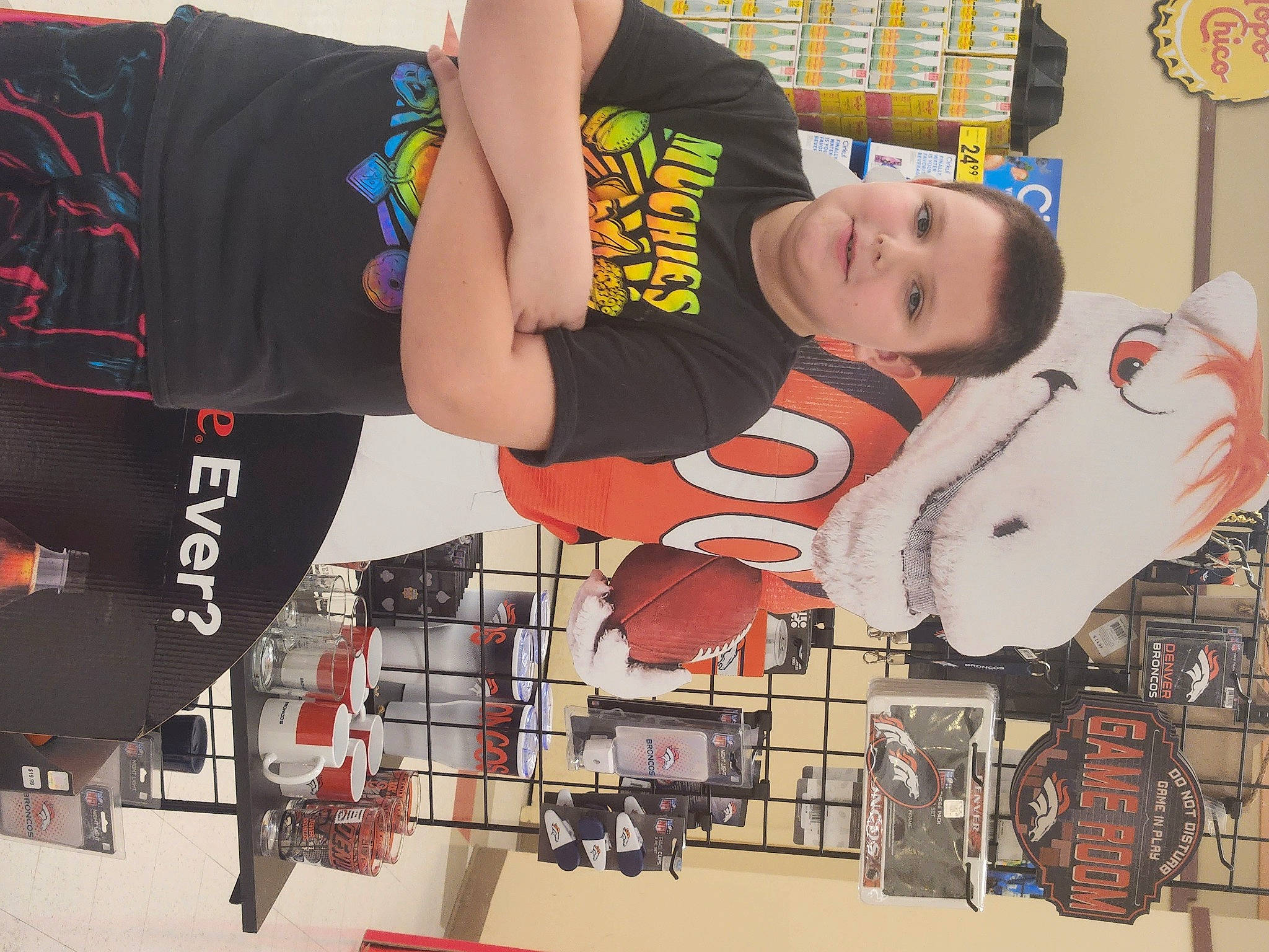 Zayden is registered to the contest to win money with this photo: art, elbow, fashion_accessory, fun, human_leg, pattern, person, room, sleeve, sportswear, t_shirt, textile, thigh, toddler, visual_arts, waist