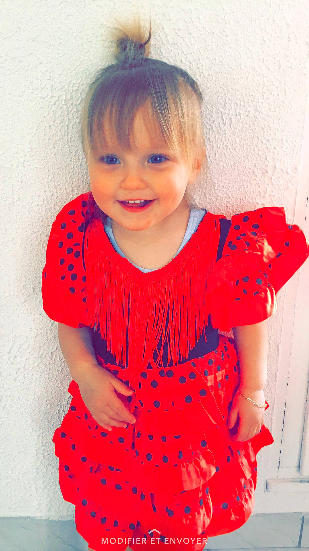 Luna a rejoint le concours — aidez-le/la à gagner de superbes lots ! art, child, clothing, design, dress, girl, joy, pattern, pink, red, sleeve, toddler