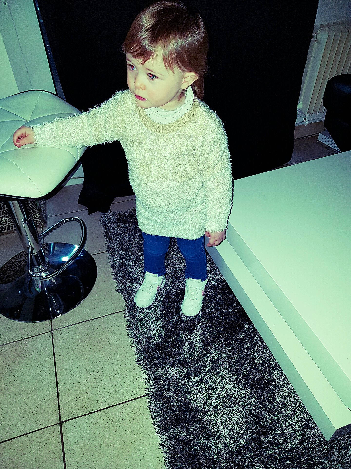 Shanna a rejoint le concours — aidez-le/la à gagner de superbes lots ! child, clothing, cool, floor, flooring, fun, girl, glasses, leg, outerwear, person, product, shoulder, sitting, skin, smile, snapshot, standing, textile, toddler