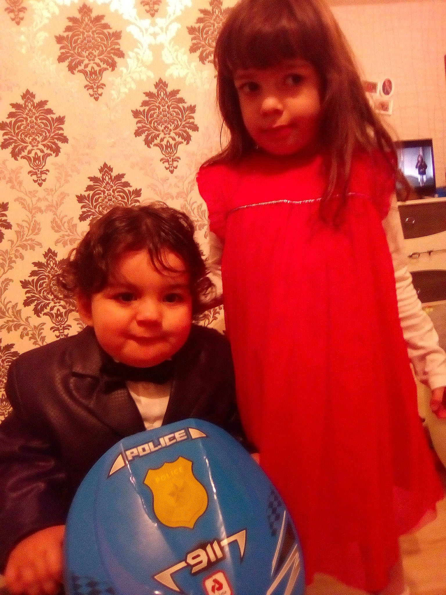 Gabryel participe au concours pour gagner de l'argent avec cette photo : child, cool, daughter, day, fun, girl, hair, outerwear, person, product, smile, toddler