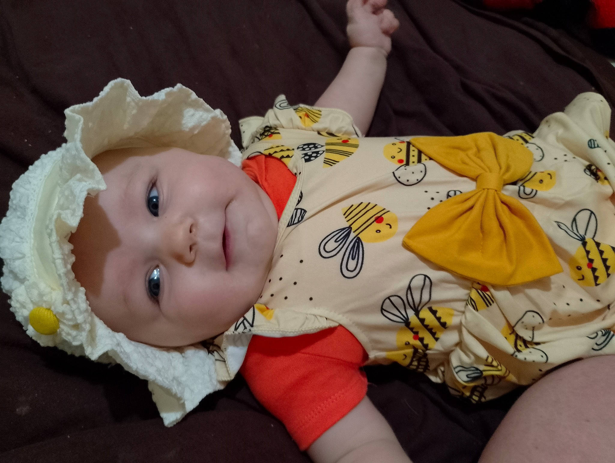 Zélina a rejoint le concours — aidez-le/la à gagner de superbes lots ! baby, baby_products, baby_sleeping, baby_toddler_clothing, bedtime, cheek, child, comfort, happy, hat, headwear, linens, mammal, person, room, skin, smile, textile, toddler