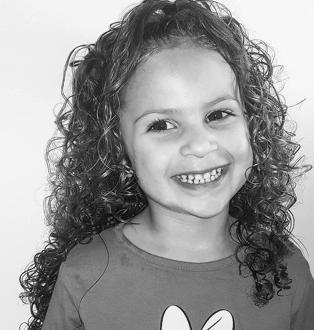 Noélie a rejoint le concours — aidez-le/la à gagner de superbes lots ! beauty, black_and_white, child, chin, eyebrow, face, facial_expression, forehead, hair, hairstyle, head, joy, lip, monochrome, nose, organ, person, photograph, portrait, portrait_photography