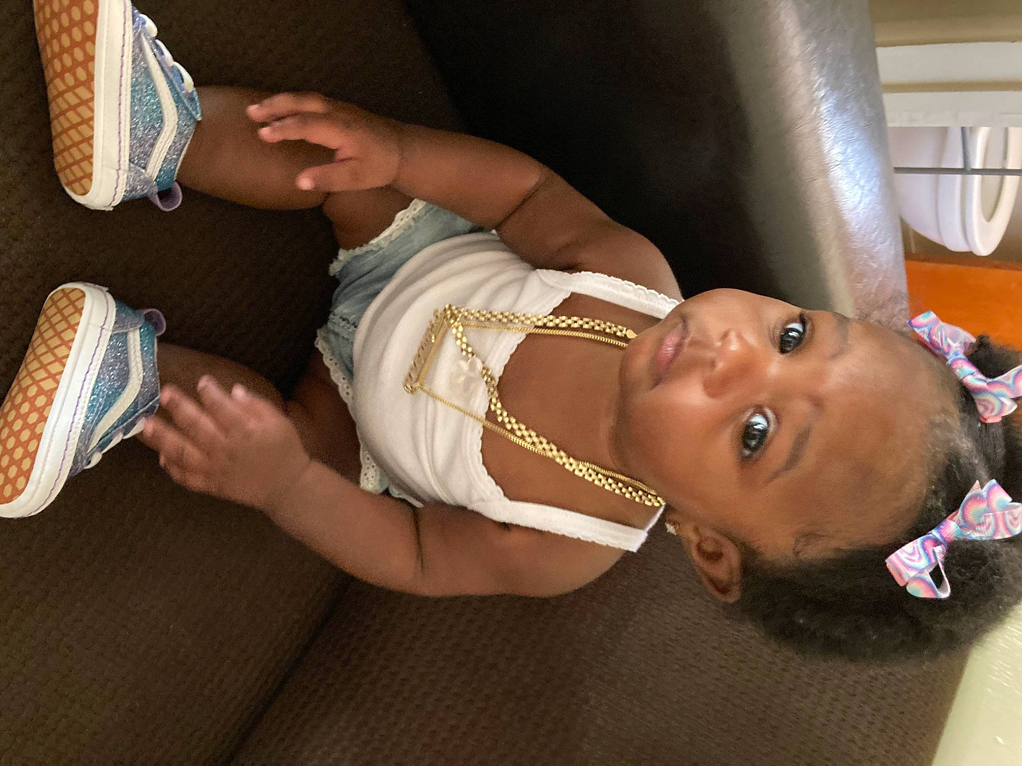 Tiana is registered to the contest to win money with this photo: abdomen, chest, child, comfort, elbow, eyelash, eyewear, foot, human_body, human_leg, jewellery, joint, knee, nail, person, thigh, thumb, trunk, waist, walking_shoe