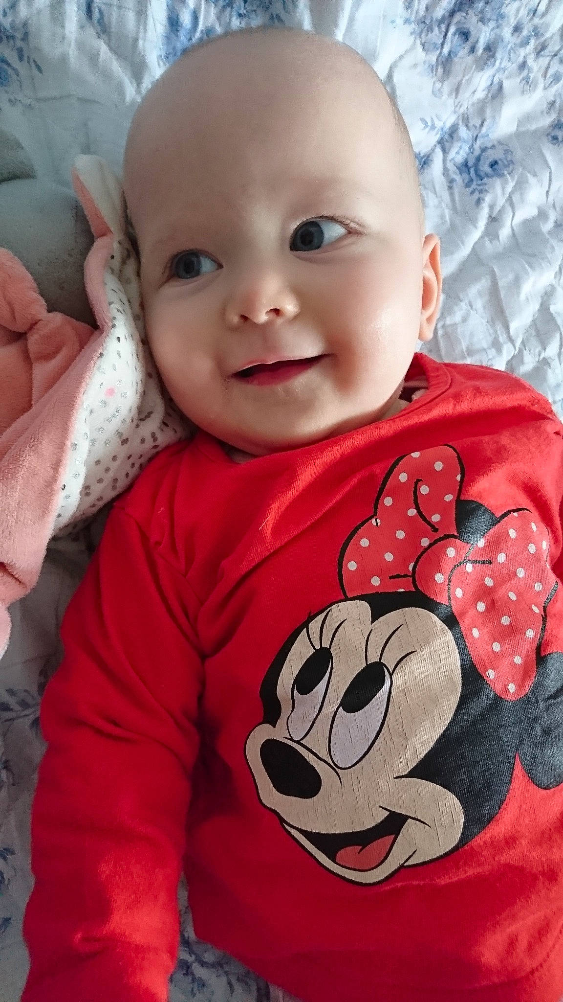 Aylin participe au concours pour gagner de l'argent avec cette photo : baby, baby_toddler_clothing, cheek, child, eye, face, happy, head, lip, mouth, nose, person, red, skin, smile, toddler