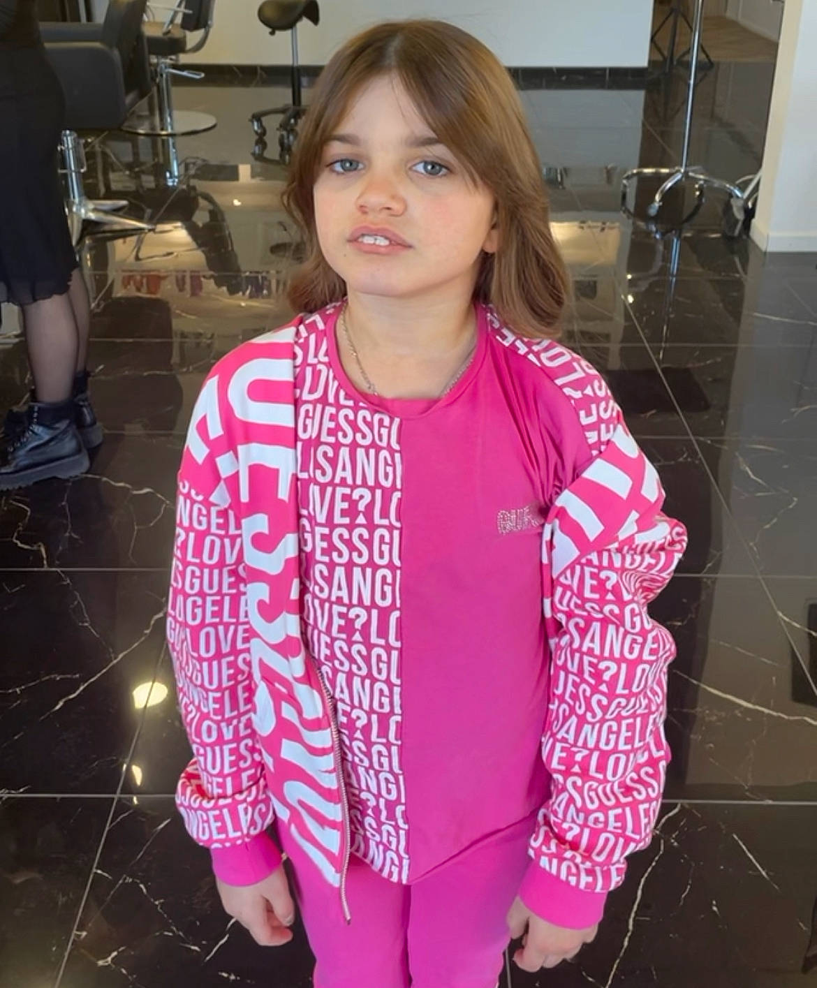 Wendy participe au concours pour gagner de l'argent avec cette photo : baby_toddler_clothing, child, collar, electric_blue, face, fashion_accessory, fashion_design, fun, happy, jacket, jewellery, long_sleeved_t_shirt, magenta, neck, pattern, person, pink, sleeve, sportswear, t_shirt