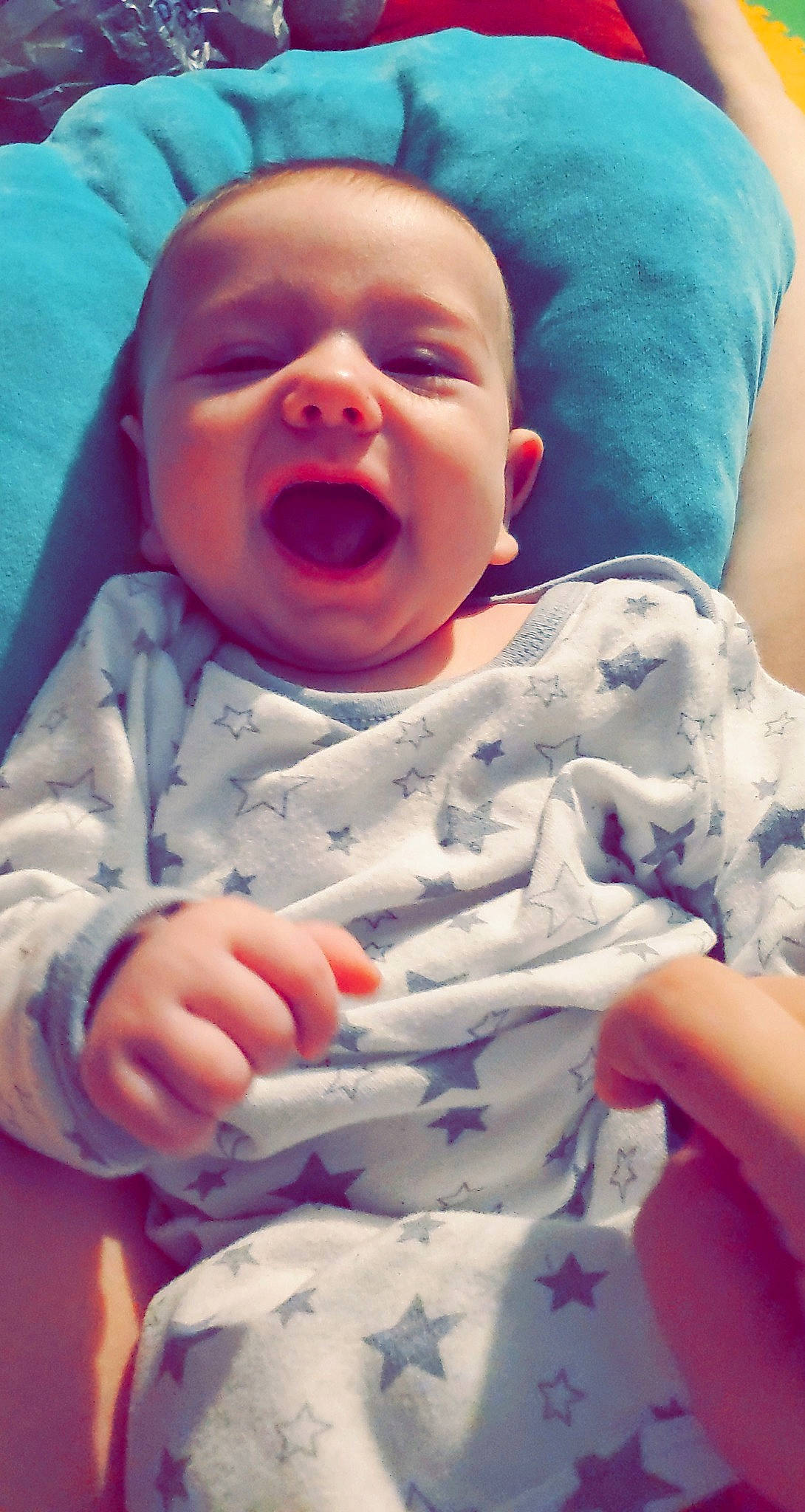 Raidyn is registered to the contest to win money with this photo: baby, birth, cheek, child, childbirth, facial_expression, finger, gesture, hand, mouth, nose, person, skin, smile, thumb, toddler