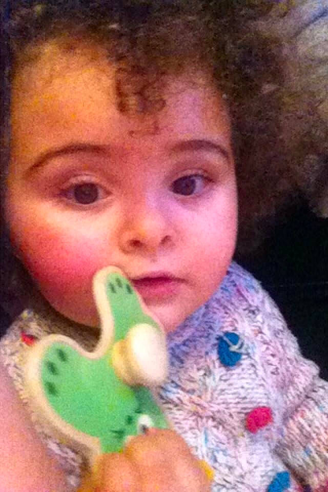 Aliya a rejoint le concours — aidez-le/la à gagner de superbes lots ! baby, cheek, child, ear, eye, face, finger, head, lip, neck, nose, organ, person, play, skin, smile, toddler, tooth