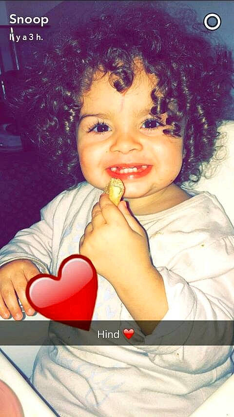 Hind a rejoint le concours — aidez-le/la à gagner de superbes lots ! black_hair, cheek, child, child_model, finger, hairstyle, joy, nose, person, photo_caption, smile, toddler