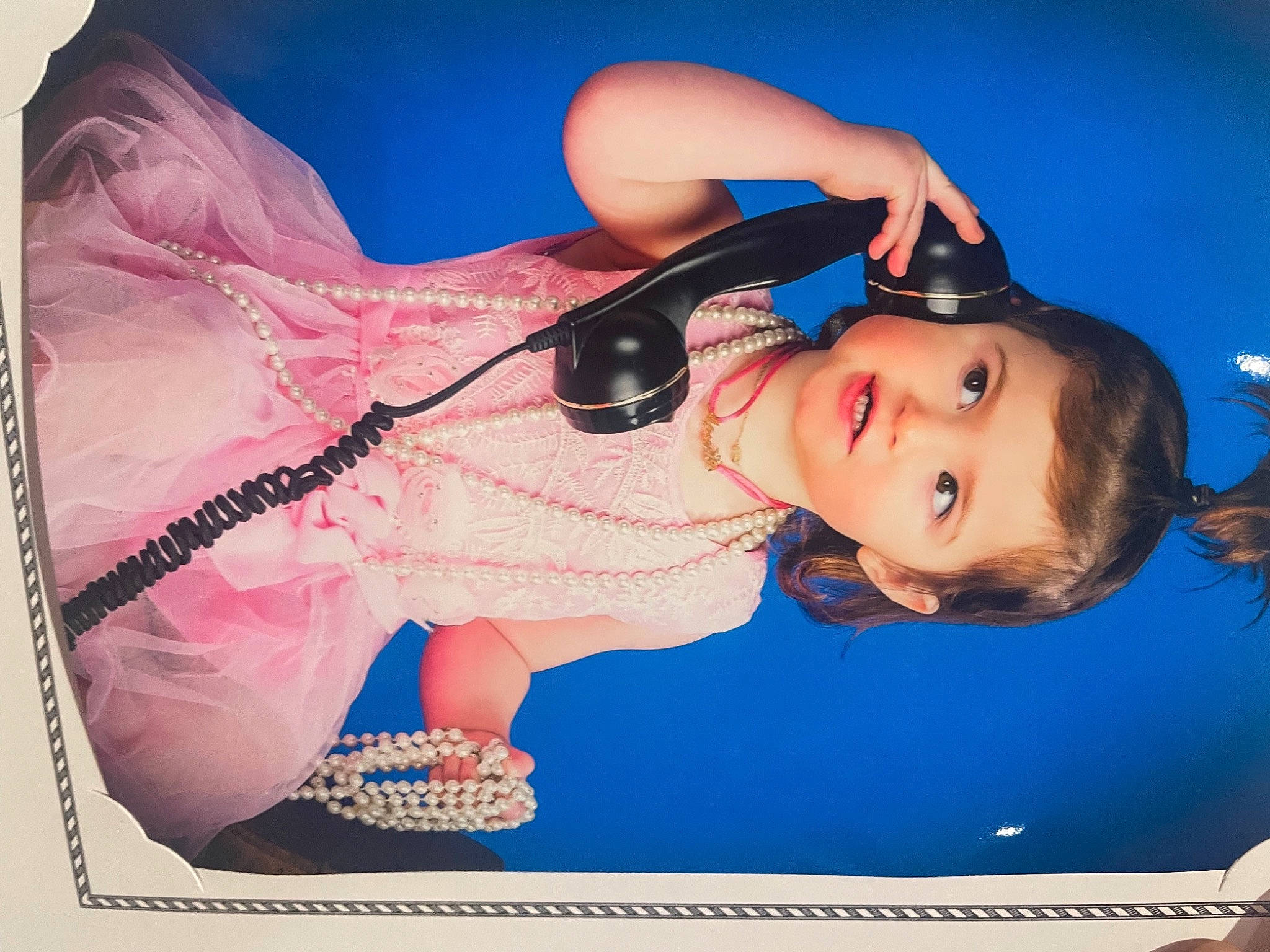 Apryl a rejoint le concours — aidez-le/la à gagner de superbes lots ! blue, child, electric_blue, entertainment, eye, eyelash, eyewear, facial_expression, flash_photography, fun, hairstyle, happy, head, human_body, lip, mouth, nose, person, product, toddler