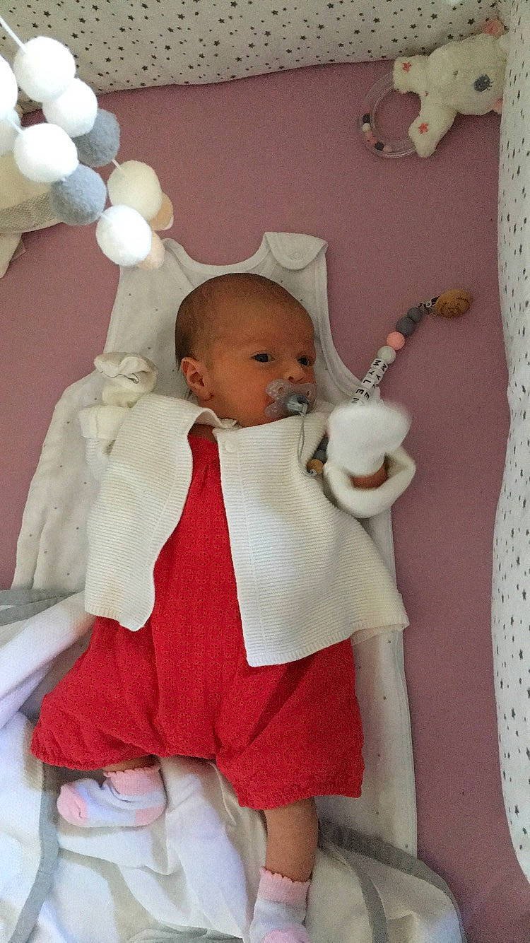 Myléna a rejoint le concours — aidez-le/la à gagner de superbes lots ! baby, child, person, pink, toddler