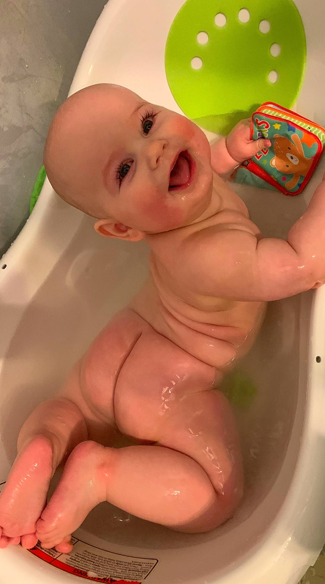 Kysen joined the competition — help win amazing prizes! baby, baby_bathing, bathing, bathtub, cheek, eye, eyebrow, finger, hand, human, human_body, joint, lip, mouth, muscle, neck, nose, organ, person, skin