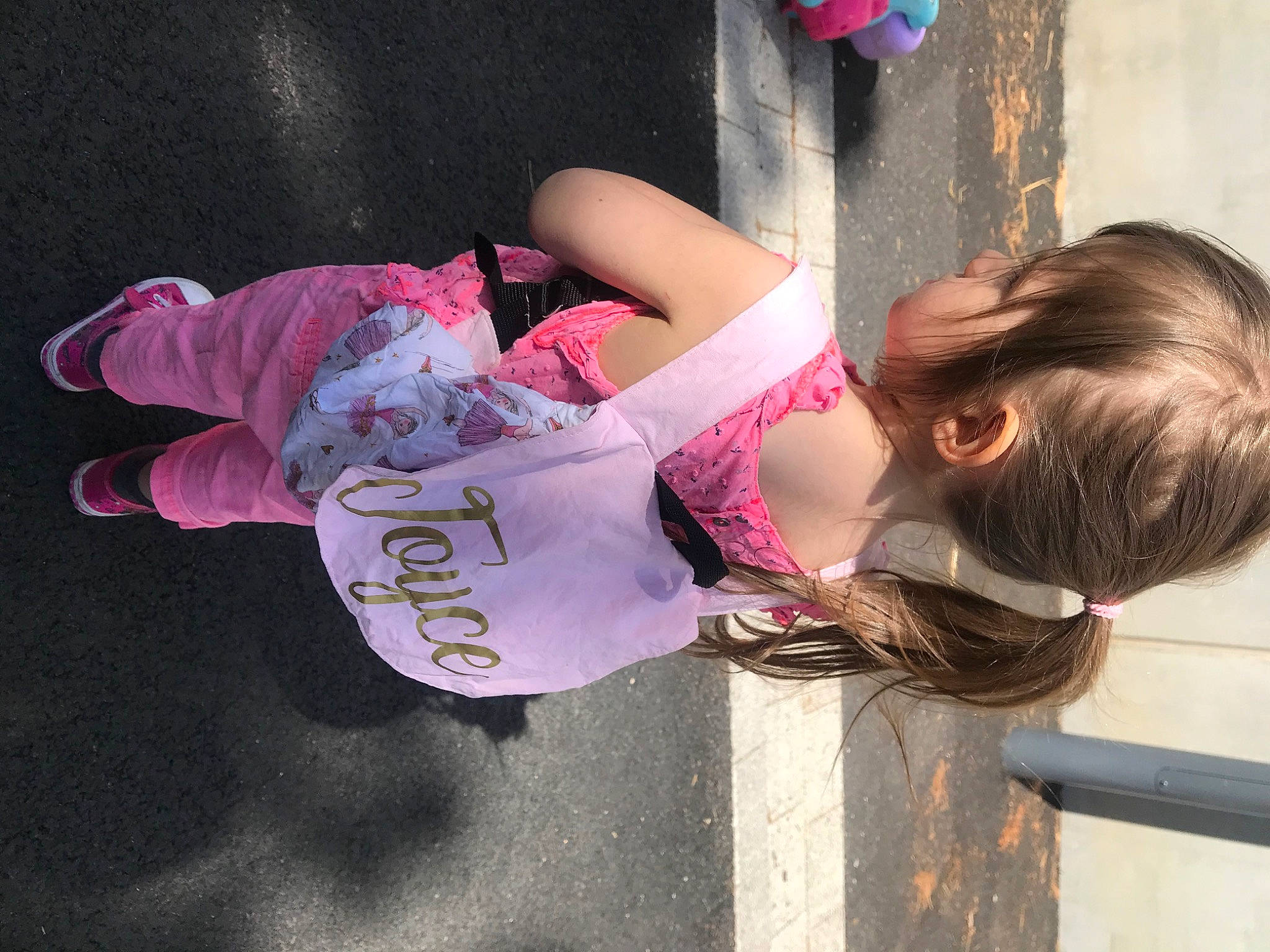 Joyce participe au concours pour gagner de l'argent avec cette photo : carmine, child, cool, eyewear, fun, happy, human_leg, leisure, magenta, person, pink, plant, recreation, sitting, skin, street, street_fashion, sunglasses, toddler, tree