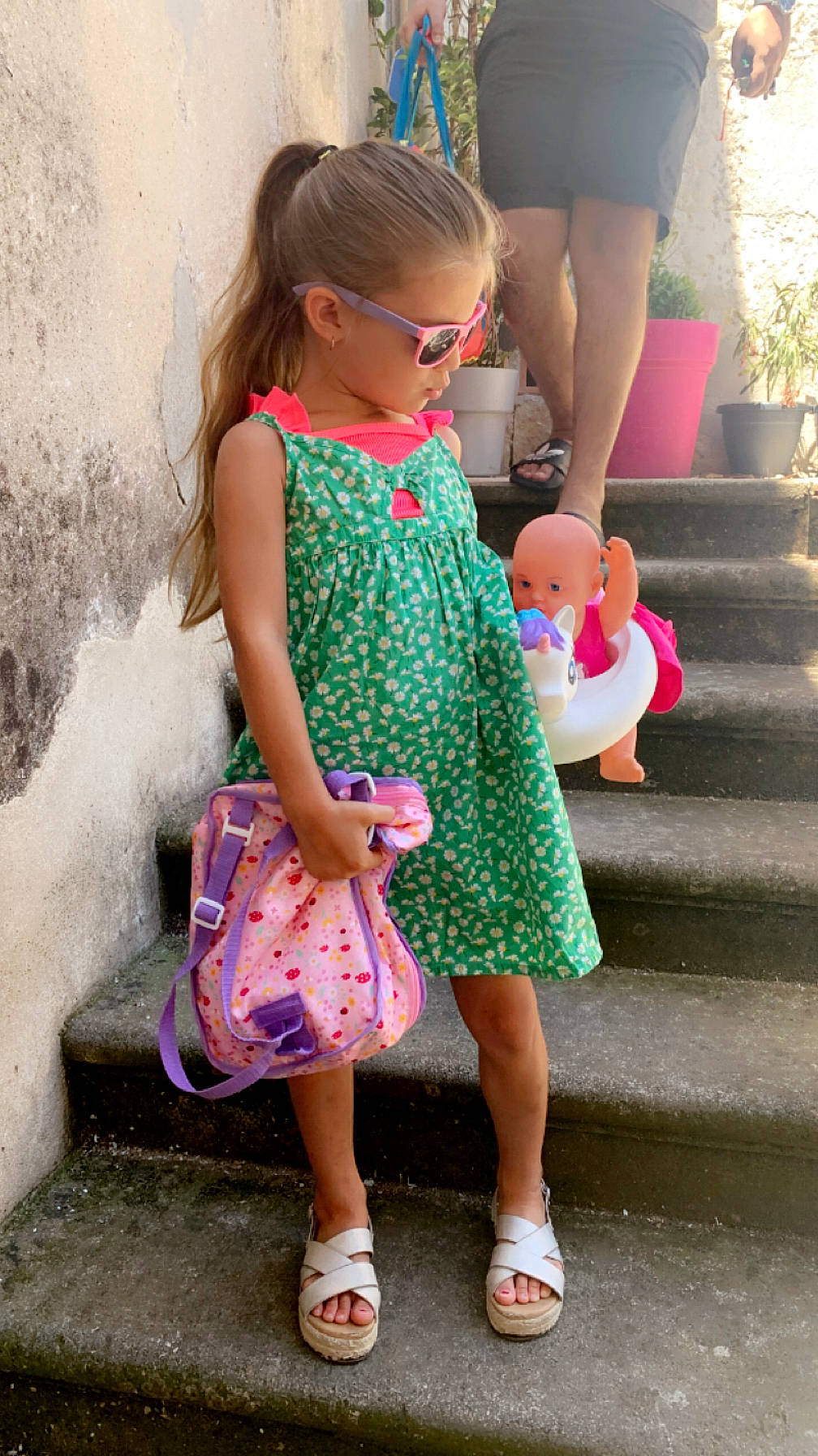 Kenza participe au concours pour gagner de l'argent avec cette photo : baby_toddler_clothing, child, dress, gesture, hairstyle, happy, joint, leg, magenta, person, photograph, pink, red, shoe, sleeve, standing, summer, sunglasses, waist, white