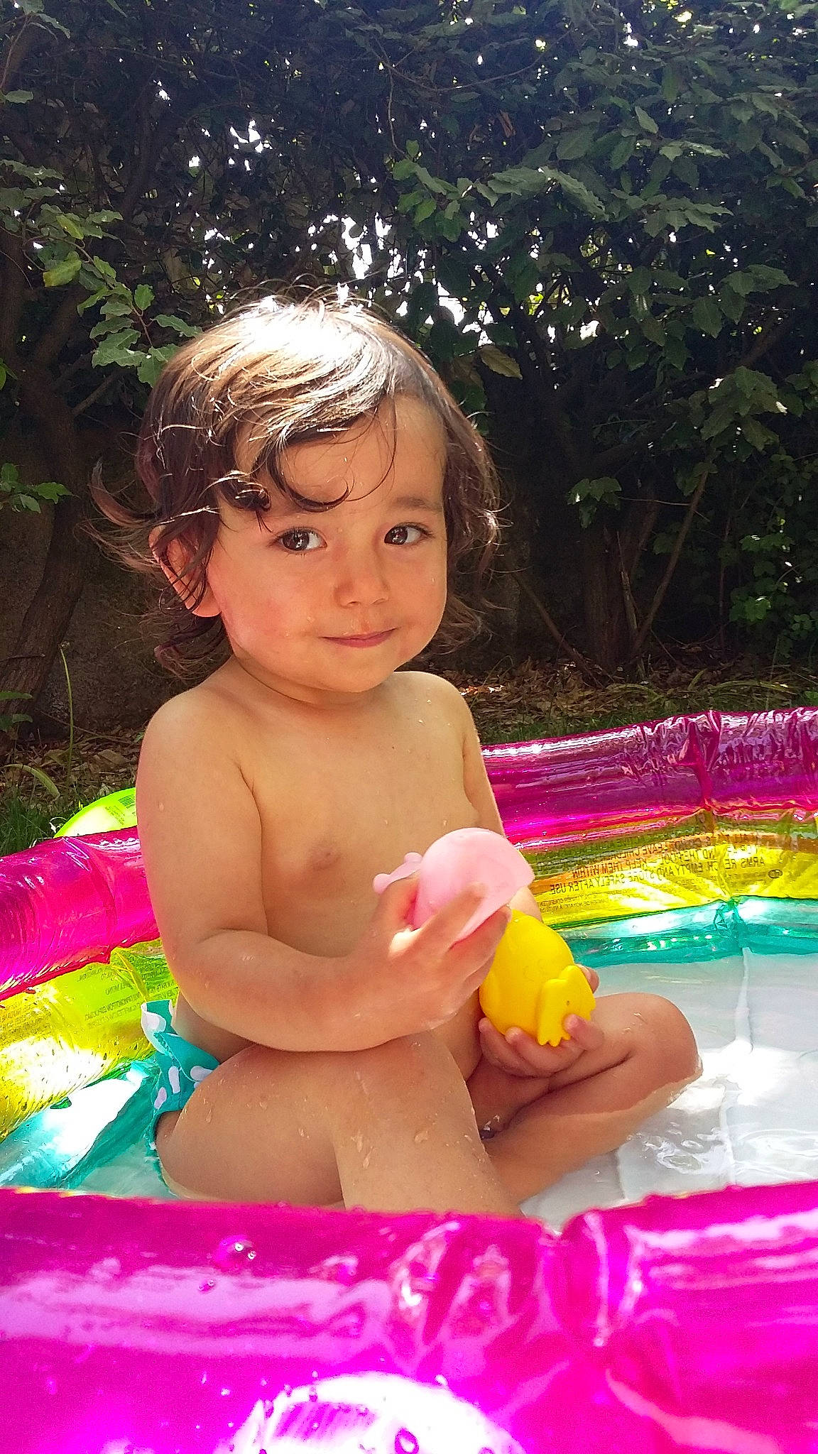 Dahlia Rose a rejoint le concours — aidez-le/la à gagner de superbes lots ! baby_bathing, bathing, child, fun, games, headwear, inflatable, leisure, person, play, recreation, summer, toddler, vacation, water