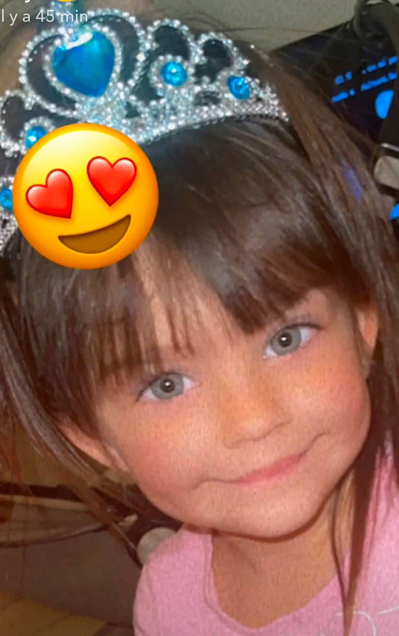 Amanda participe au concours pour gagner de l'argent avec cette photo : bangs, beauty, cap, cool, costume_hat, emoticon, eyelash, fashion_accessory, fawn, fun, happy, hat, hime_cut, joy, party_hat, party_supply, person, pink, smile, smiley