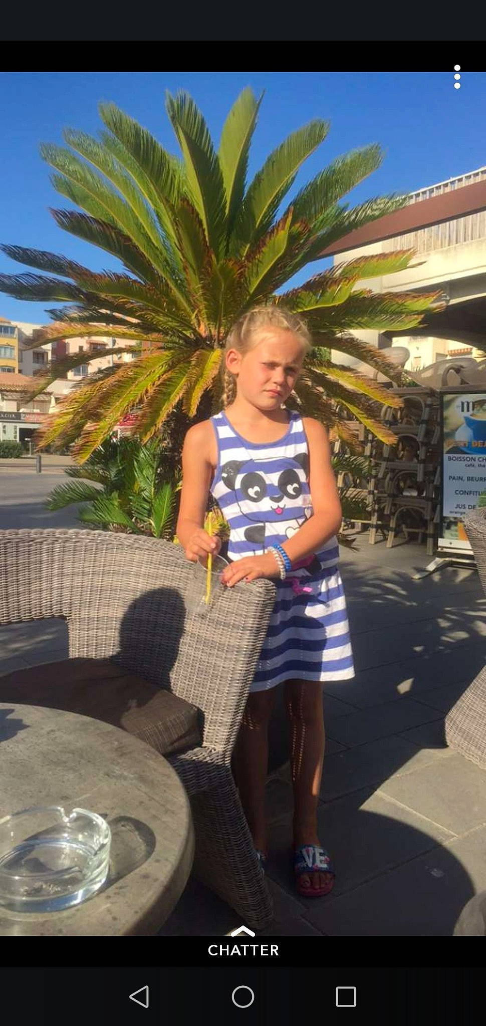 Prescilla participe au concours pour gagner de l'argent avec cette photo : arecales, leisure, palm_tree, person, plant, tree, vacation