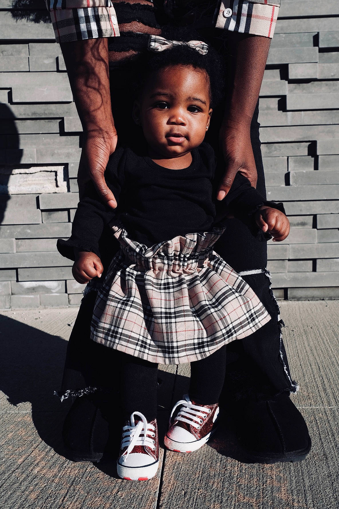 Jourdynn is registered to the contest to win money with this photo: black_hair, cool, fashion_design, flash_photography, footwear, happy, human_leg, knee, pattern, person, plaid, sandal, shoe, shoulder, sitting, street_fashion, style, t_shirt, tartan, thigh