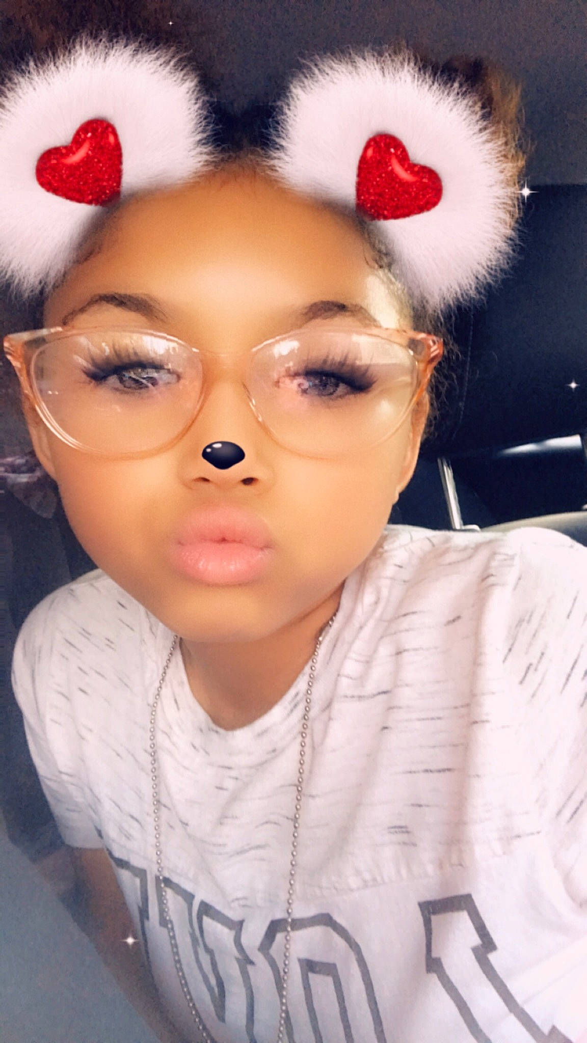 Ariyanna is registered to the contest to win money with this photo: beauty, black_hair, cheek, ear, eye, eyebrow, eyelash, eyelash_extensions, face, forehead, fur, hair, hairstyle, head, lip, nose, person, pink, skin