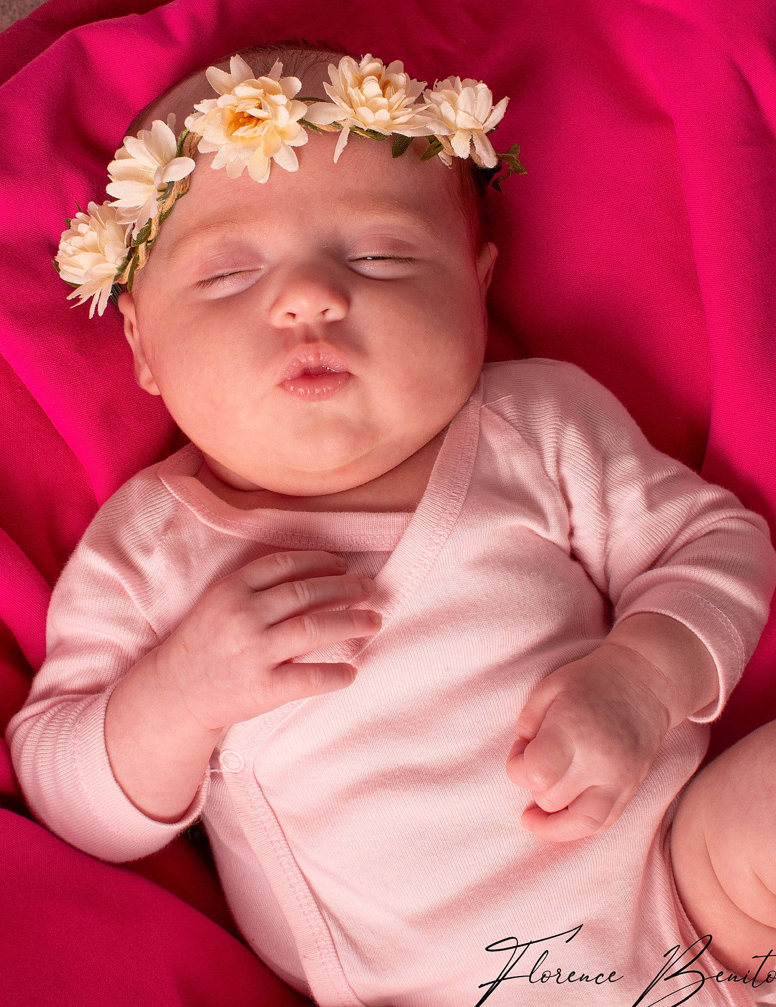 Naëlle a rejoint le concours — aidez-le/la à gagner de superbes lots ! baby, baby_sleeping, cheek, child, child_model, hair_accessory, headband, headgear, headpiece, headwear, person, photography, pink, portrait_photography, skin, toddler