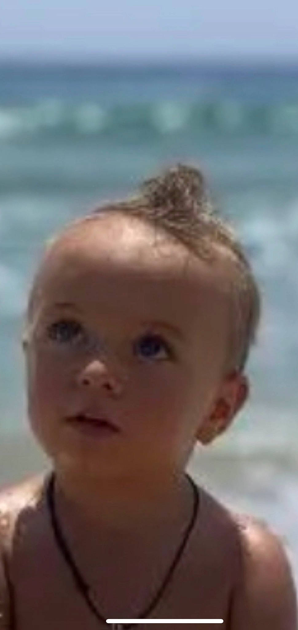 David a rejoint le concours — aidez-le/la à gagner de superbes lots ! baby, beach, blond, cheek, child, ear, eyelash, fun, happy, jaw, nose, ocean, person, toddler, water