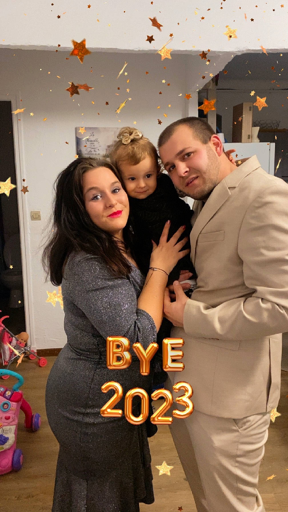 Lea a rejoint le concours — aidez-le/la à gagner de superbes lots ! automotive_design, belt, blazer, chair, event, eyewear, fashion, fashion_design, flooring, formal_wear, fun, happy, job, joy, leisure, luggage_and_bags, luxury_vehicle, necklace, person, room