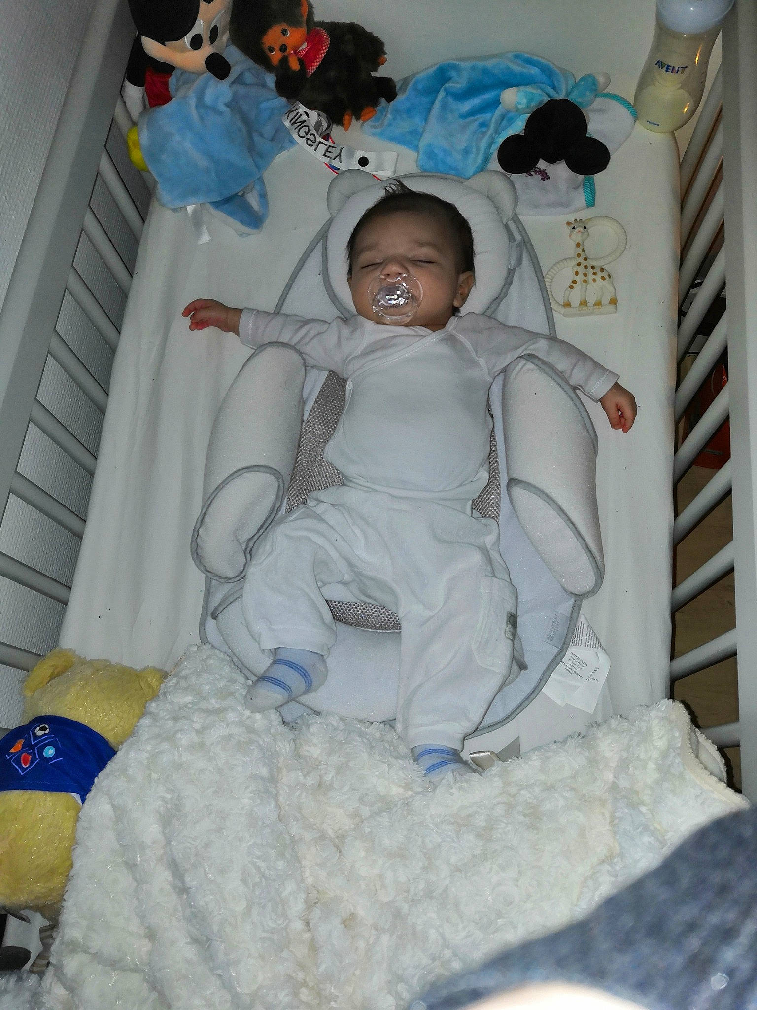 Kingsley a rejoint le concours — aidez-le/la à gagner de superbes lots ! baby, baby_products, bed, bed_sheet, bedding, bedtime, child, infant_bed, joy, person, product, room, sleep, textile, toddler