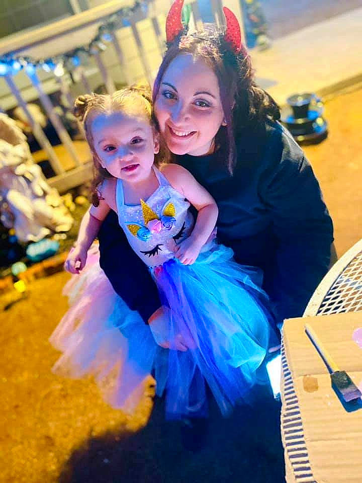 Serenity is registered to the contest to win money with this photo: azure, blue, electric_blue, entertainment, event, facial_expression, flash_photography, formal_wear, fun, hairstyle, happy, human, joy, leisure, magenta, performing_arts, person, photograph, purple, smile