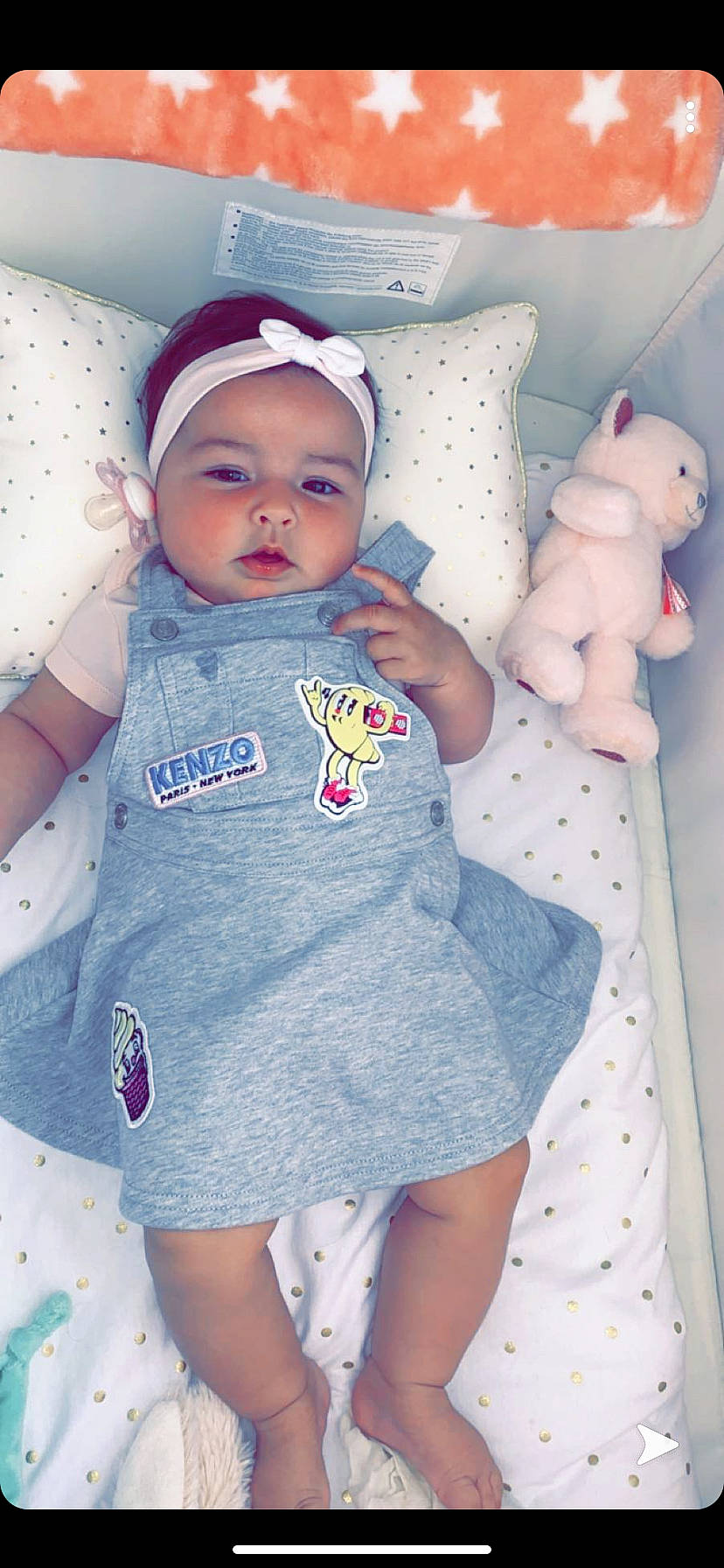 Leyssi participe au concours pour gagner de l'argent avec cette photo : baby, baby_products, baby_toddler_clothing, cheek, child, headwear, linens, lip, person, pink, product, skin, textile, toddler