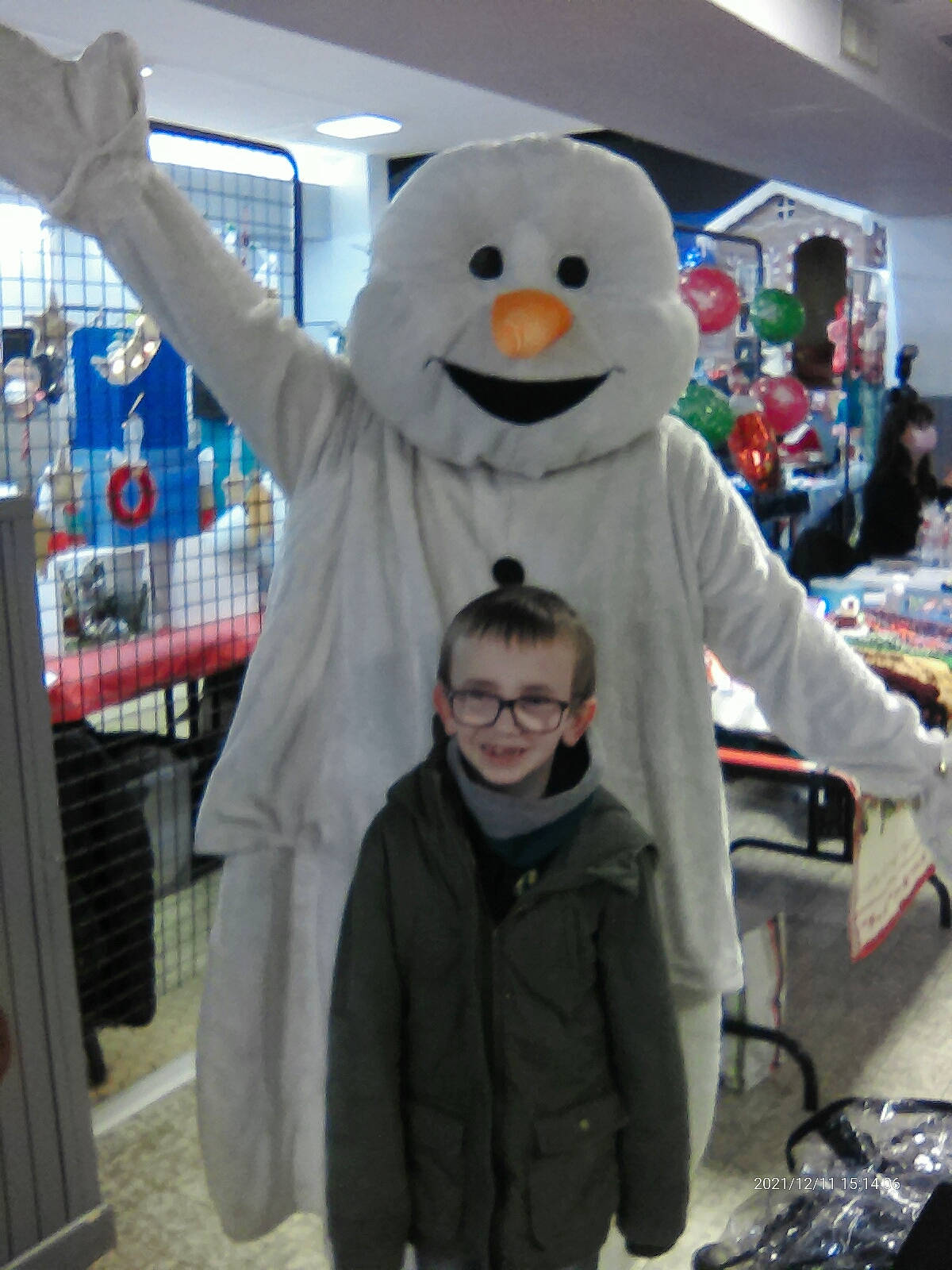 Miguel a rejoint le concours — aidez-le/la à gagner de superbes lots ! child, community, costume, engineering, event, fictional_character, fun, fur, glove, hat, hoodie, joy, mascot, outerwear, person, recreation, room, smile, t_shirt, toddler