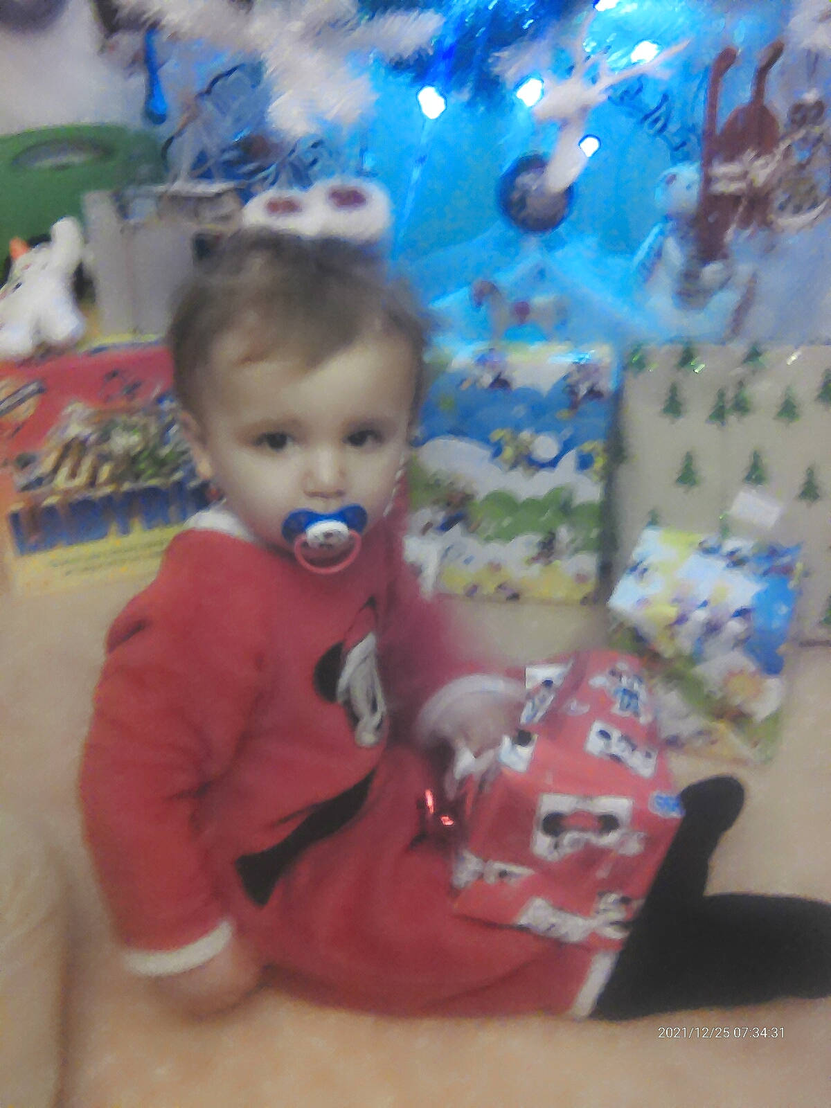 Gabriel a rejoint le concours — aidez-le/la à gagner de superbes lots ! baby, baby_toddler_clothing, baby_toys, child, event, eye, fictional_character, fun, happy, holiday, leisure, person, pink, play, product, recreation, room, toddler, toy, vertebrate