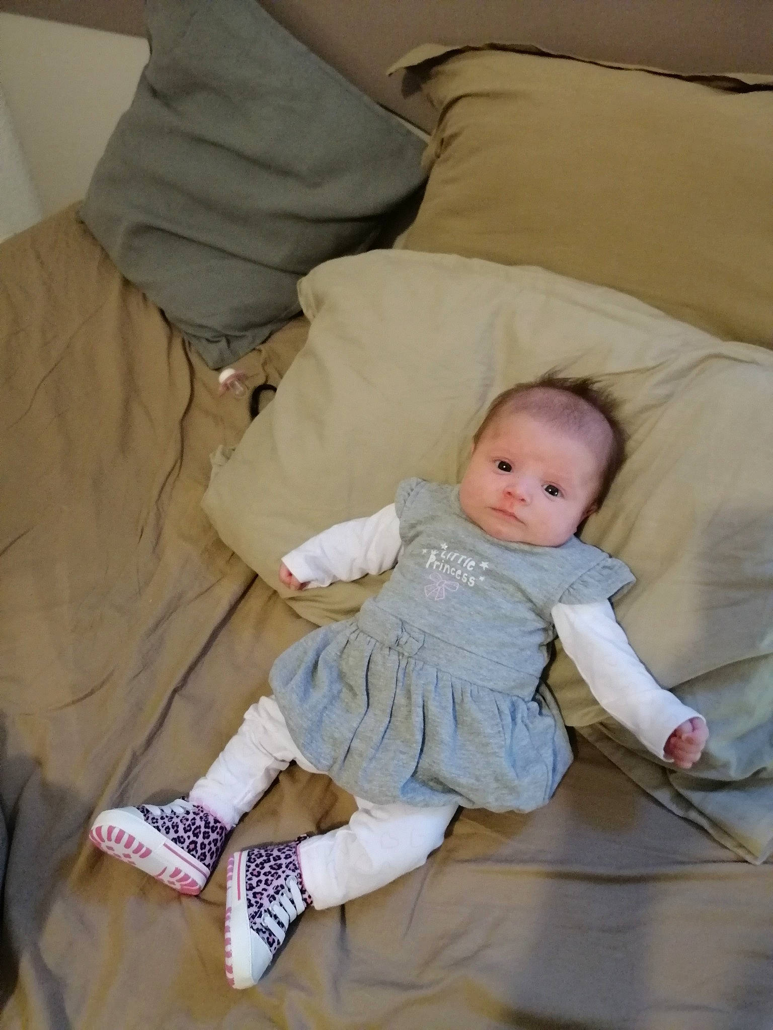 Meïly participe au concours pour gagner de l'argent avec cette photo : baby, child, comfort, person, toddler