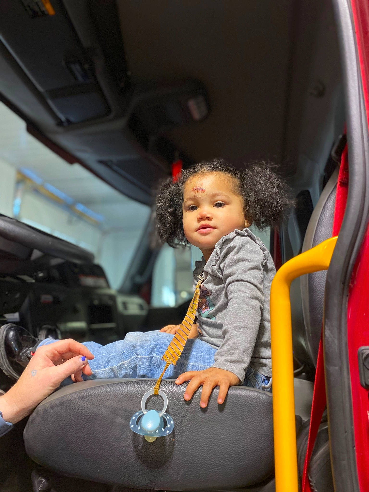 Mary Bell is registered to the contest to win money with this photo: air_travel, airline, auto_part, automotive_design, automotive_exterior, car_seat, car_seat_cover, family_car, flash_photography, fun, luxury_vehicle, motor_vehicle, passenger, person, personal_luxury_car, public_transport, steering_wheel, toddler, travel, vehicle