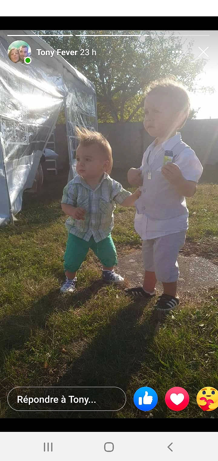 Julian a rejoint le concours — aidez-le/la à gagner de superbes lots ! child, grass, person, play, toddler