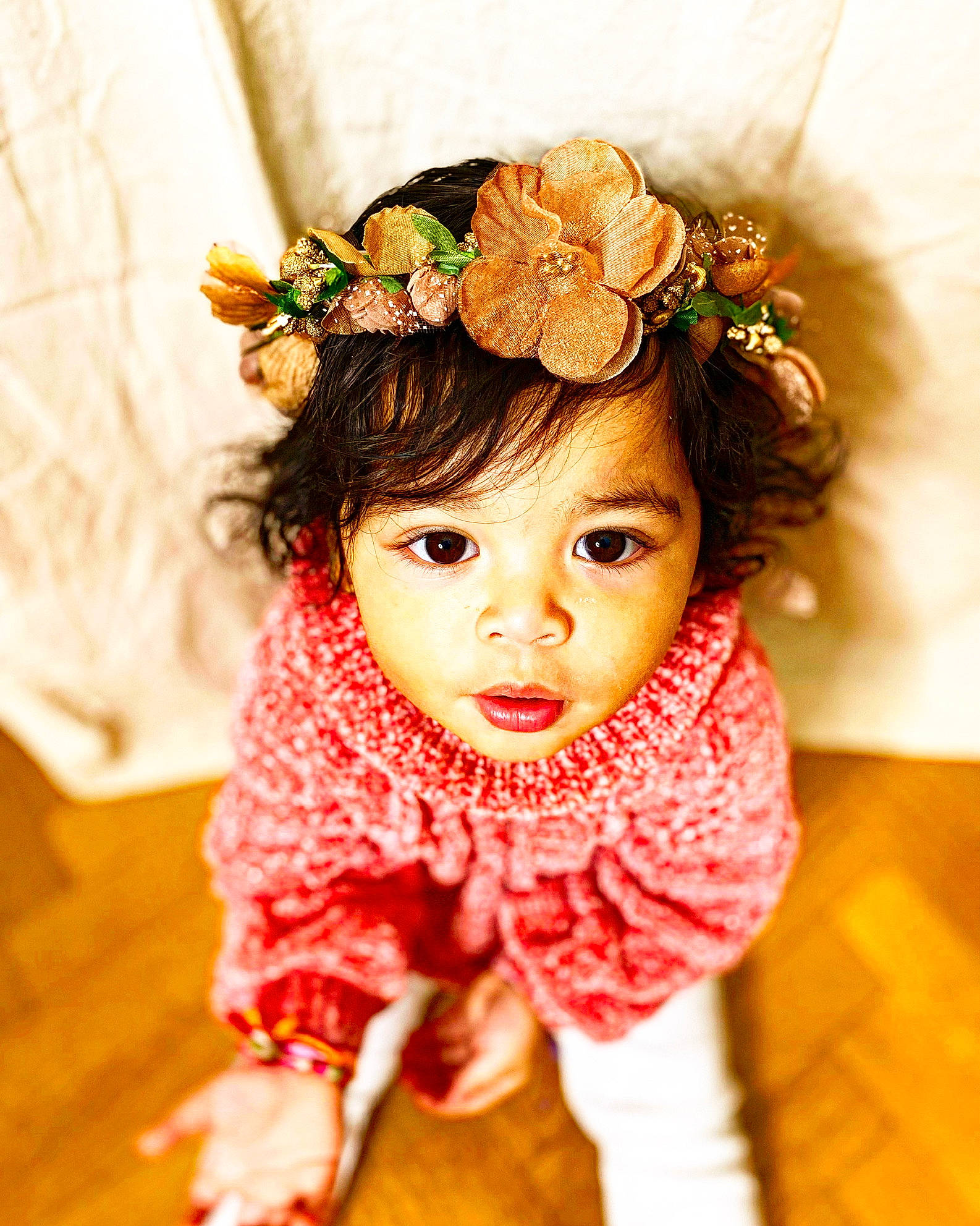 Miya participe au concours pour gagner de l'argent avec cette photo : baby_toddler_clothing, child, dress, eye, eyebrow, eyelash, flooring, flower, happy, head, headband, headpiece, iris, lip, person, petal, pink, skin, sleeve, textile