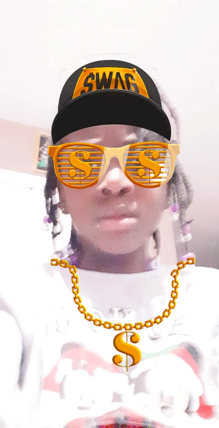 Gabrielle a rejoint le concours — aidez-le/la à gagner de superbes lots ! body_jewelry, cap, chin, event, eye, eyebrow, eyelash, eyewear, fashion_accessory, fashion_design, glasses, goggles, headgear, headwear, jewellery, knit_cap, person, personal_protective_equipment, sports_gear, sunglasses