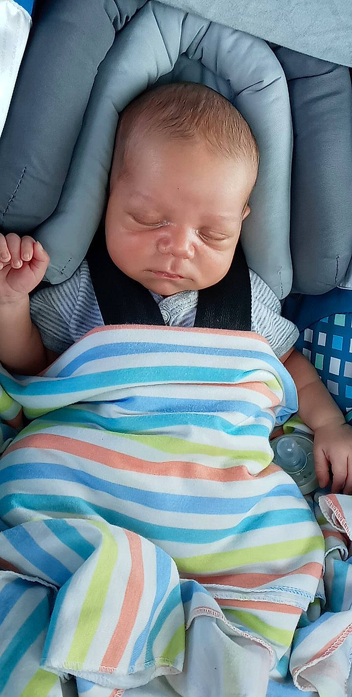 Kamdyn is registered to the contest to win money with this photo: baby, baby_in_car_seat, baby_sleeping, birth, car_seat, cheek, child, comfort, hand, head, nap, person, sitting, skin, sleep, toddler