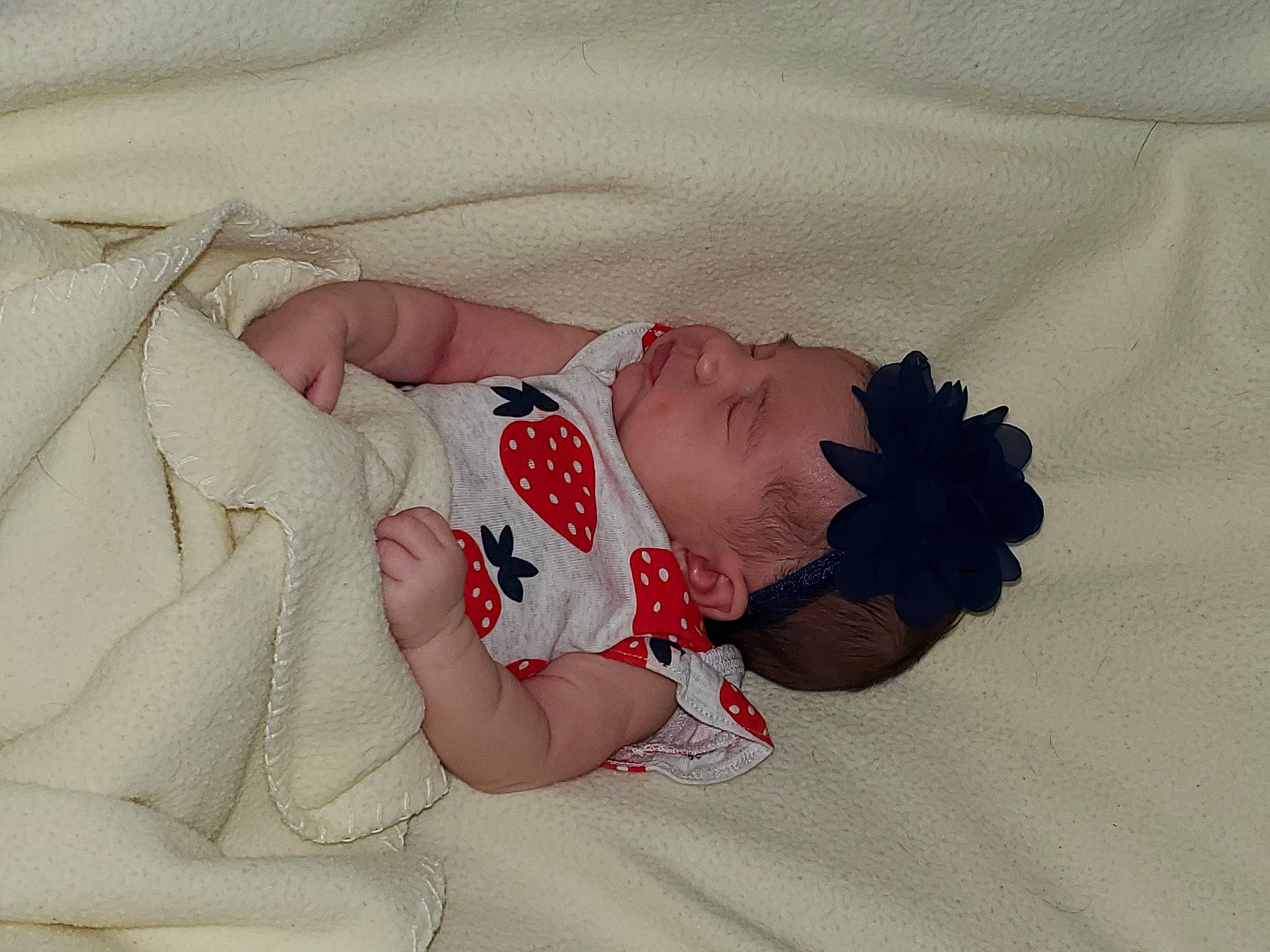 Coraline is registered to the contest to win money with this photo: baby, baby_sleeping, child, person