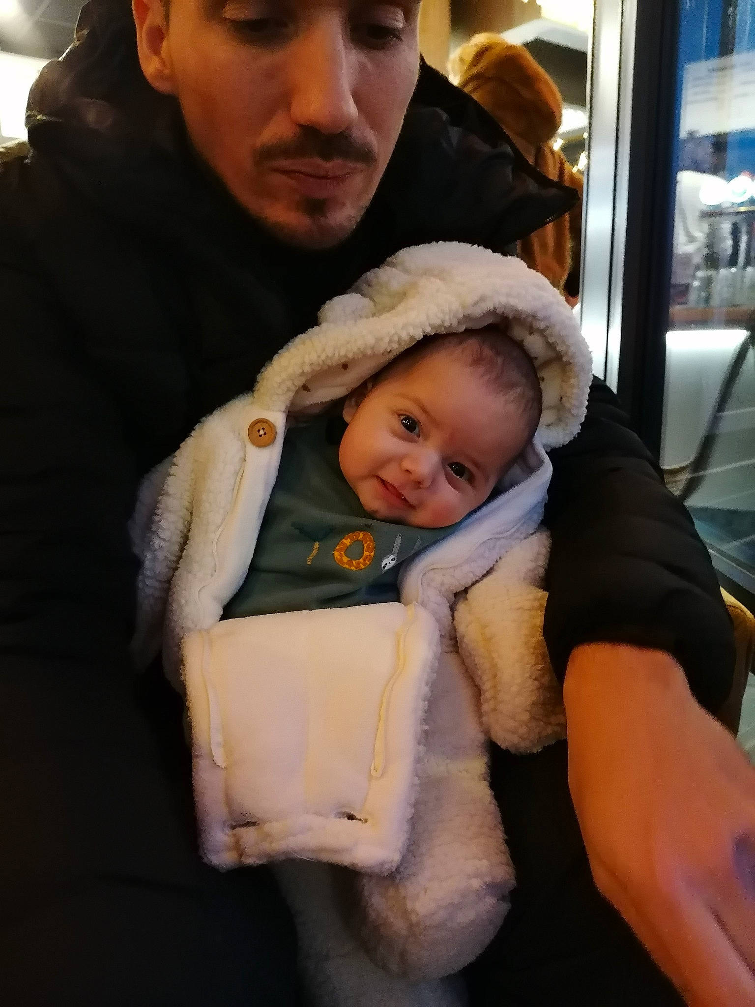 Charlie a rejoint le concours — aidez-le/la à gagner de superbes lots ! baby, cap, cheek, child, comfort, facial_expression, fun, fur, happy, human, mammal, organ, people, person, skin, smile, snapshot, standing, toddler, vertebrate