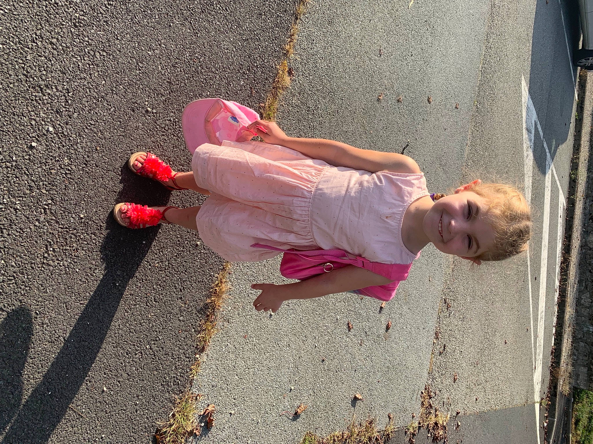 Lynes participe au concours pour gagner de l'argent avec cette photo : asphalt, beauty, carmine, concrete, design, foot, fun, human_leg, human_settlement, joy, leisure, pedestrian, people_in_nature, person, public_space, road_surface, shadow, sidewalk, smile, tints_and_shades