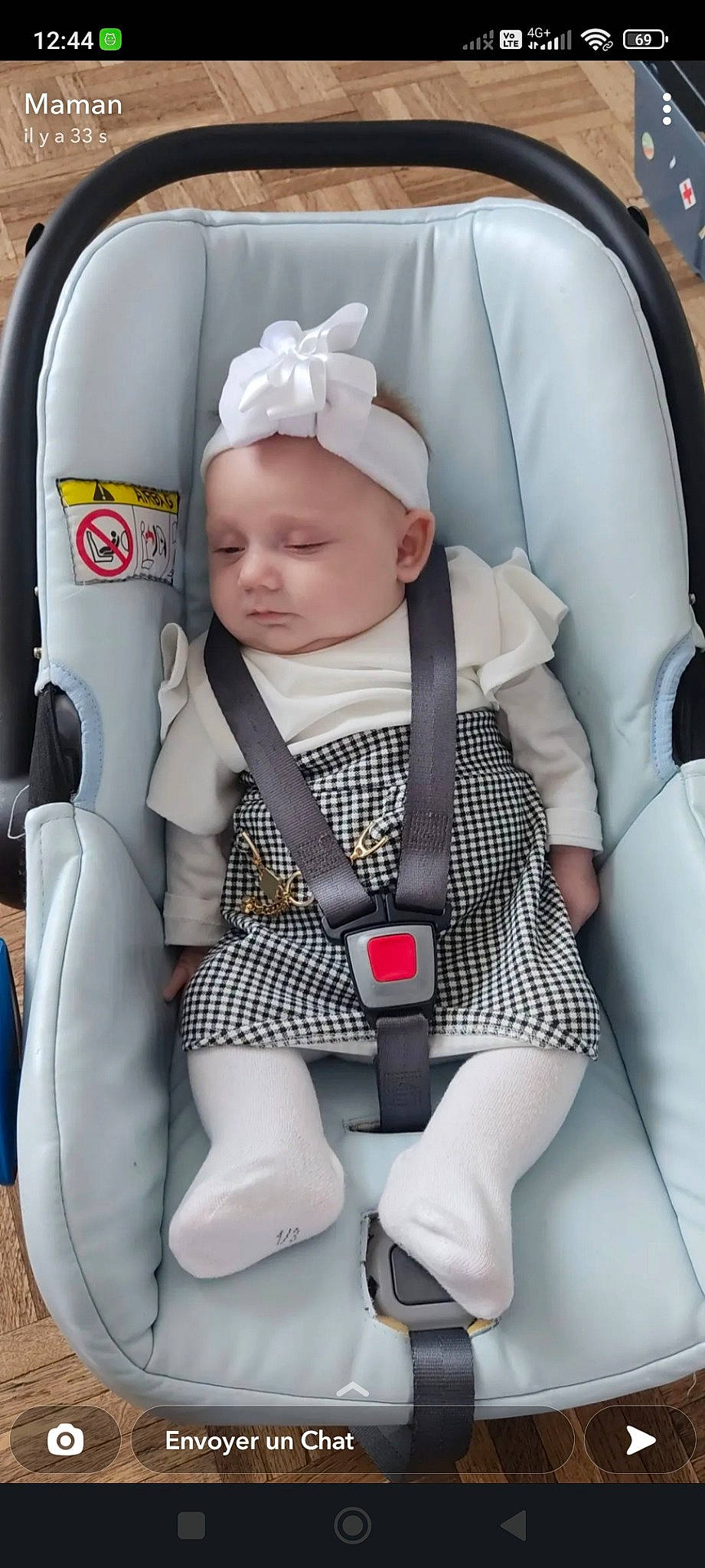 Lyanna a rejoint le concours — aidez-le/la à gagner de superbes lots ! auto_part, baby, baby_carriage, baby_products, baby_safety, baby_toddler_clothing, car_seat, carmine, child, comfort, hat, knee, pattern, person, personal_protective_equipment, product, service, sitting, sleeve, toddler