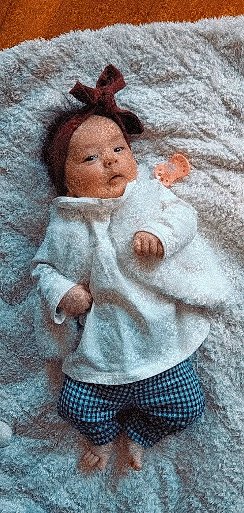 Inaya a rejoint le concours — aidez-le/la à gagner de superbes lots ! arm, art, beard, cheek, doll, eye, gesture, hair, hand, head, headgear, human_body, joint, organ, person, skin, sleeve, textile, toy, white