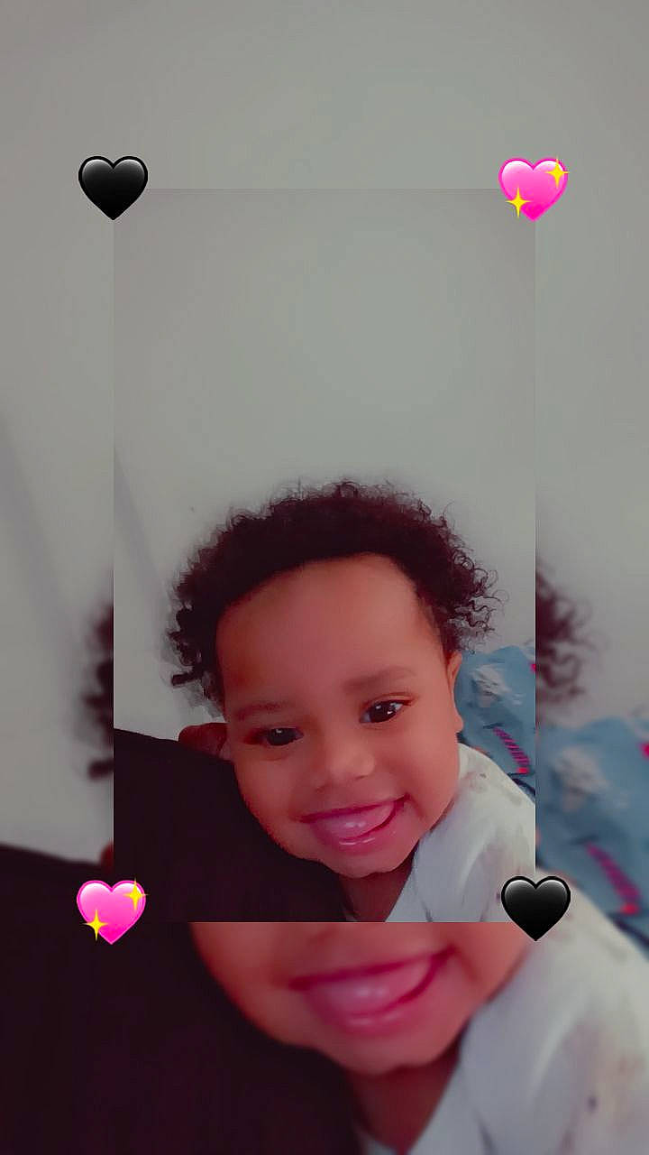 Marque Jr is registered to the contest to win money with this photo: audio_equipment, beauty, cheek, child, ear, eyelash, fashion_accessory, gesture, happy, illustration, joy, lip, magenta, nose, person, pink, purple, red, room, smile