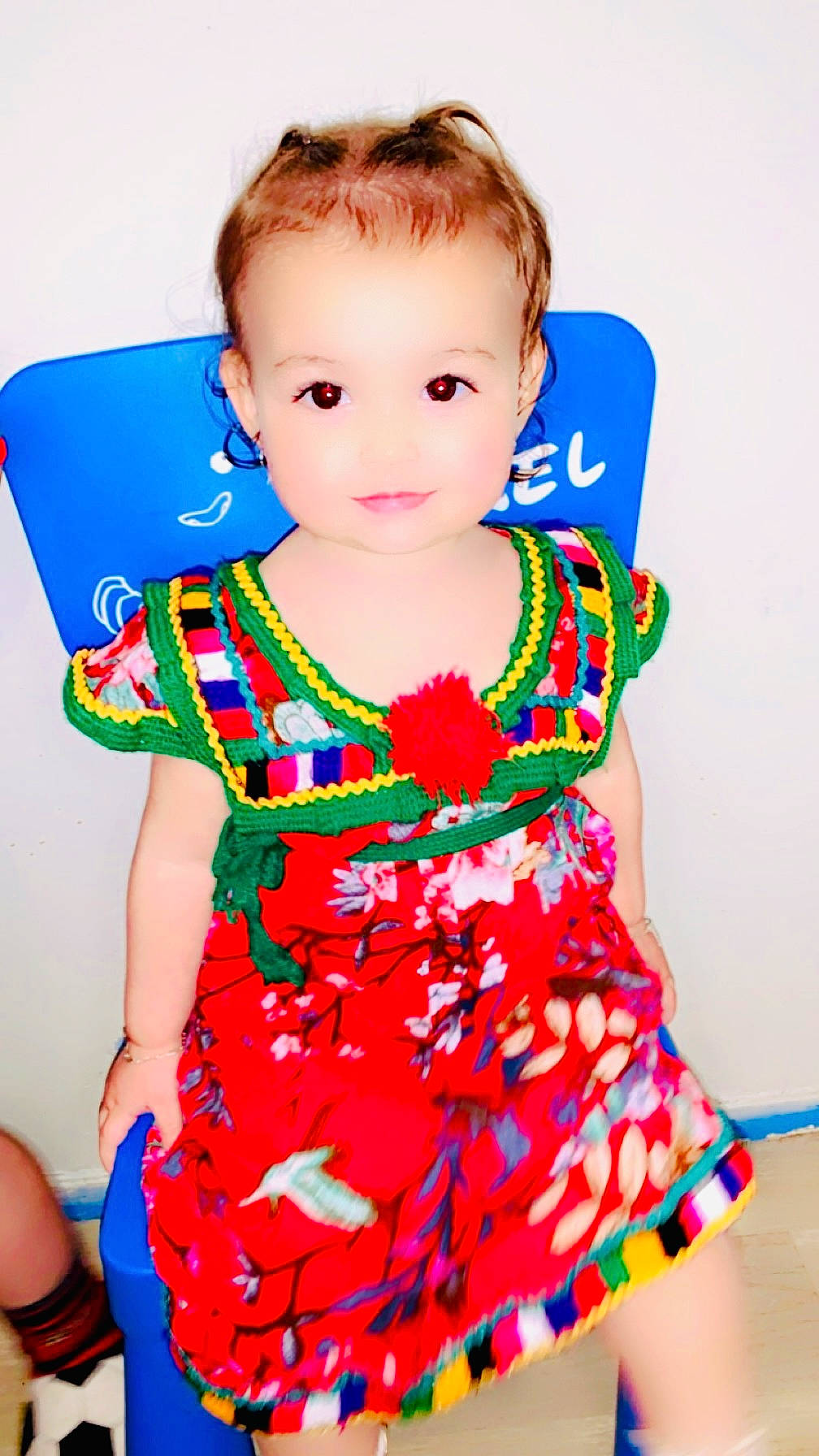 Thanina participe au concours pour gagner de l'argent avec cette photo : baby, baby_toddler_clothing, cheek, child, cocktail_dress, day_dress, electric_blue, event, fashion_design, formal_wear, hairstyle, happy, magenta, neck, one_piece_garment, pattern, person, sleeve, thigh, toddler