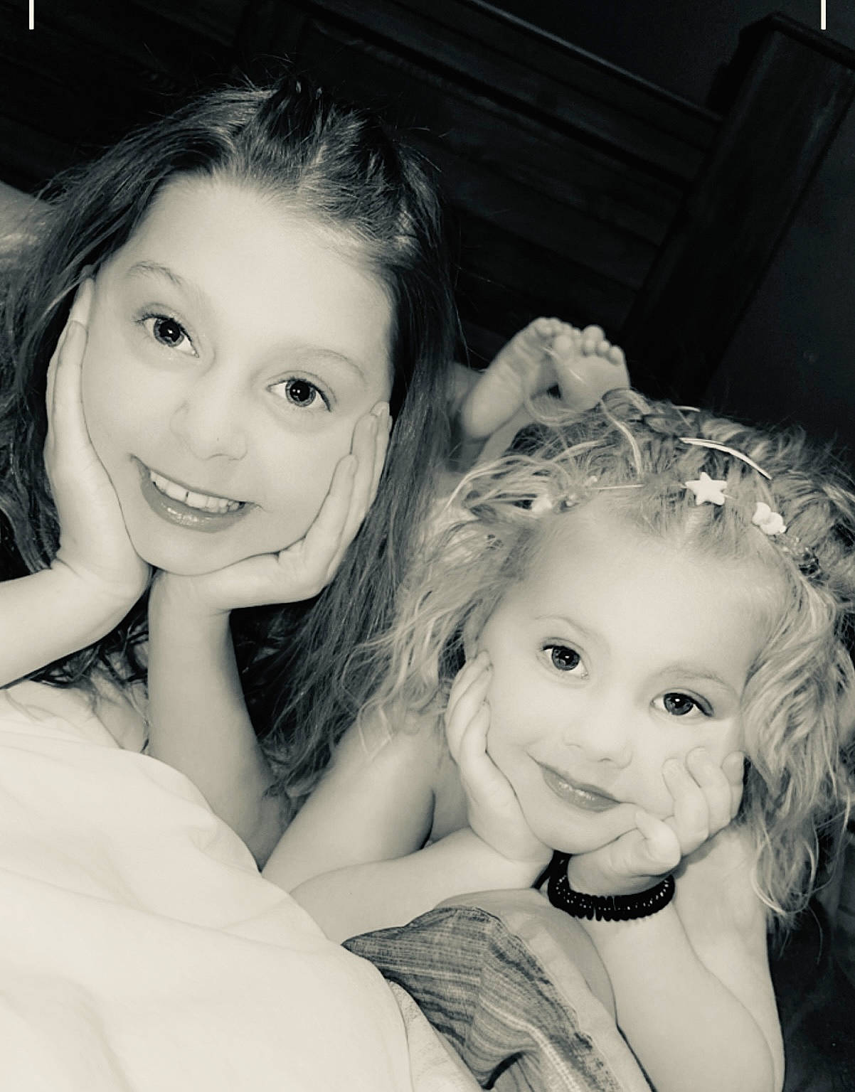 Caroline is registered to the contest to win money with this photo: black, black_and_white, cheek, eyebrow, facial_expression, flash_photography, fun, gesture, hair, hairstyle, happy, iris, joy, lip, monochrome, monochrome_photography, person, skin, smile, standing