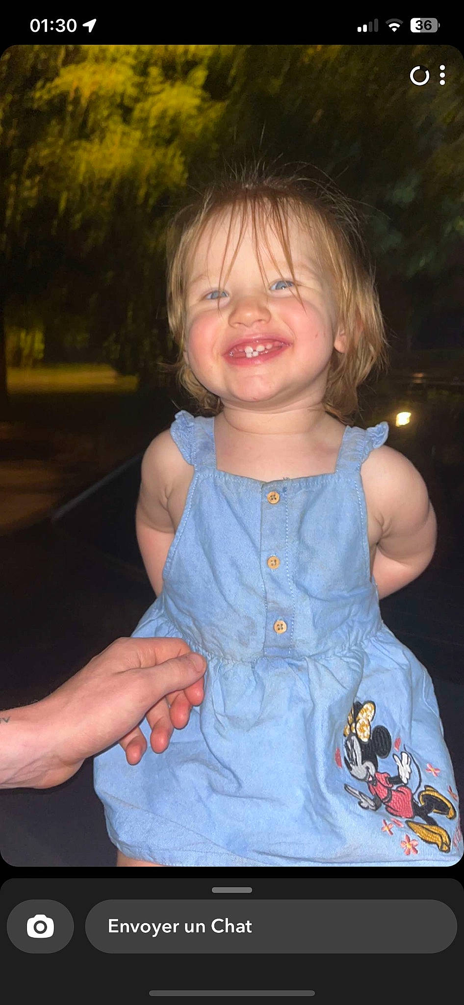 Leslie a rejoint le concours — aidez-le/la à gagner de superbes lots ! baby_toddler_clothing, cheek, chin, dress, eye, finger, gesture, grass, hair, hand, happy, human_body, iris, joy, lip, mouth, nose, person, skin, sleeve