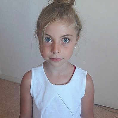 Celia participe au concours pour gagner de l'argent avec cette photo :