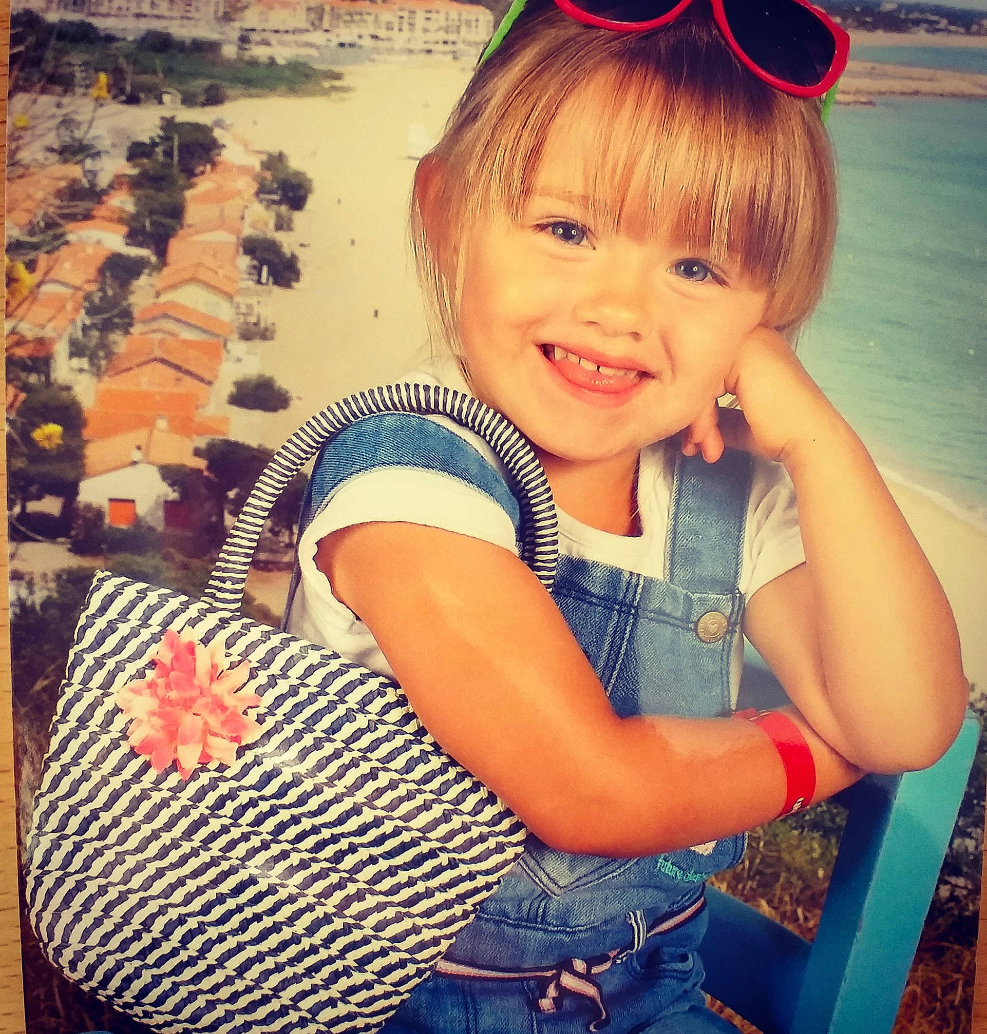 Morgane participe au concours pour gagner de l'argent avec cette photo : beauty, cheek, child, cool, design, eye, facial_expression, fashion_accessory, happy, hat, headgear, joy, pattern, person, play, product, skin, smile, summer, sun_hat