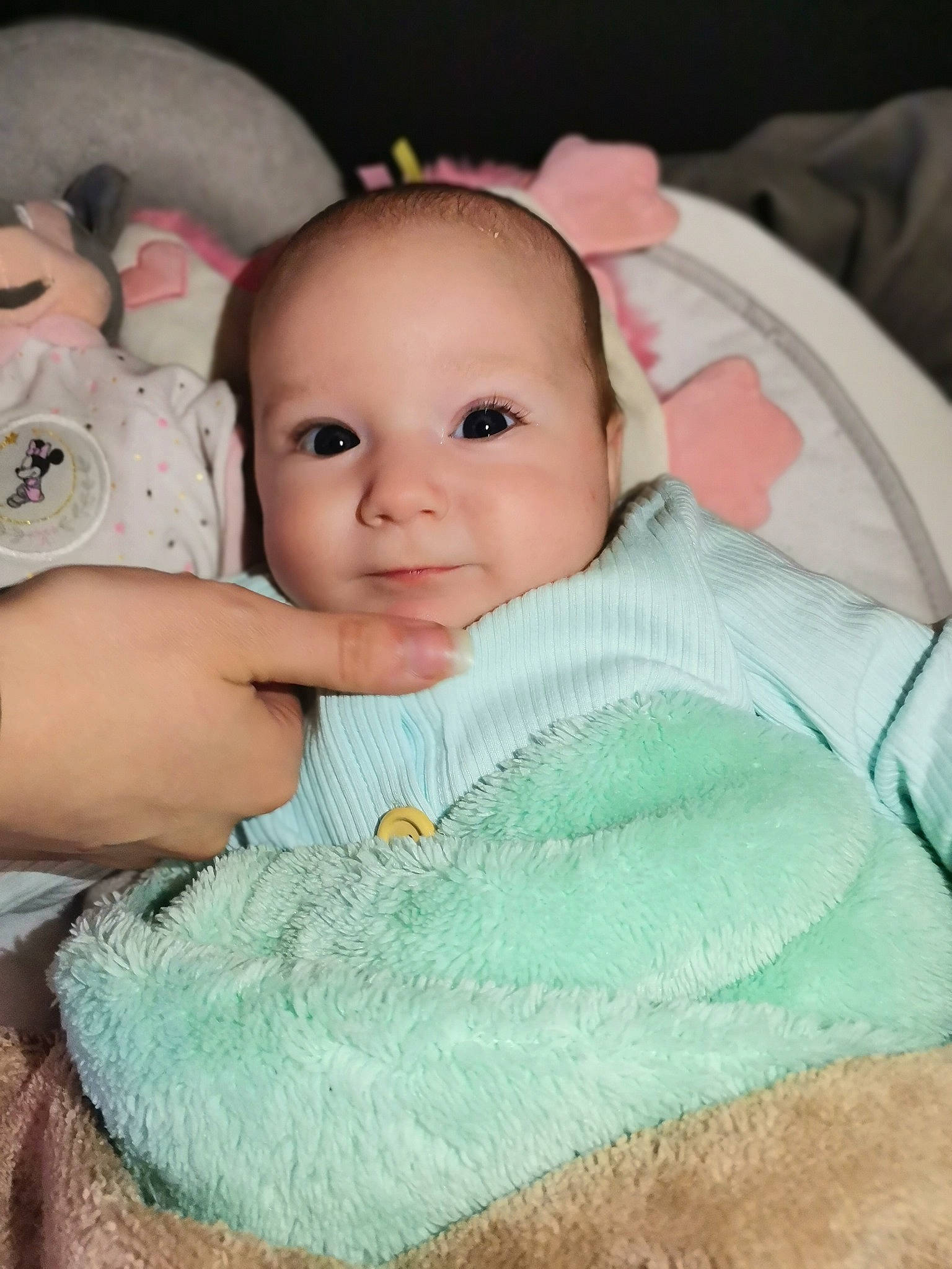 Talya participe au concours pour gagner de l'argent avec cette photo : baby, baby_products, baby_toddler_clothing, cheek, child, comfort, eye, happy, iris, linens, nose, person, pink, product, skin, sleeve, smile, textile, toddler, toy