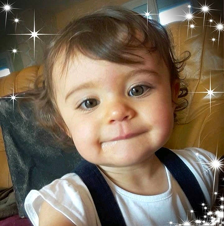 Faustine a rejoint le concours — aidez-le/la à gagner de superbes lots ! boy, cheek, child, chin, ear, eye, eyebrow, face, facial_expression, forehead, girl, hair, hairstyle, head, human_hair_color, nose, person, skin, smile, toddler